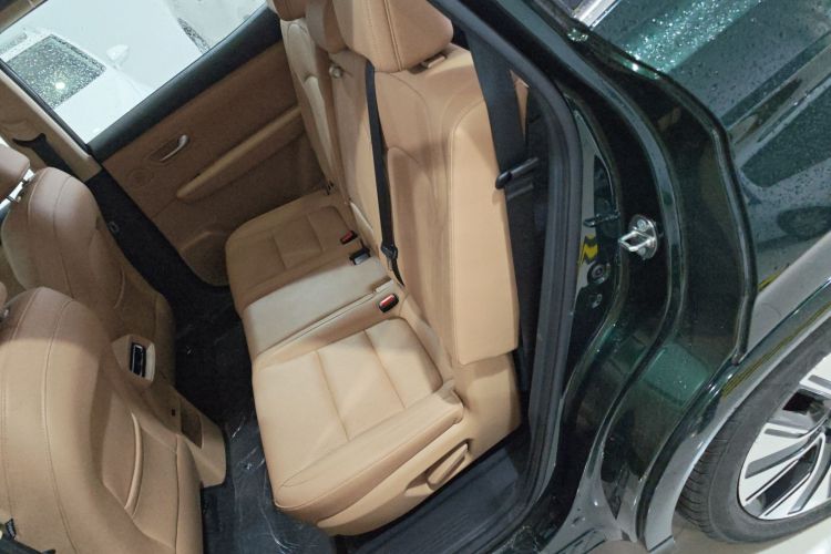 蓝电E5 PLUS 2025款 120km 标准旅行定制版 7座中控内饰21