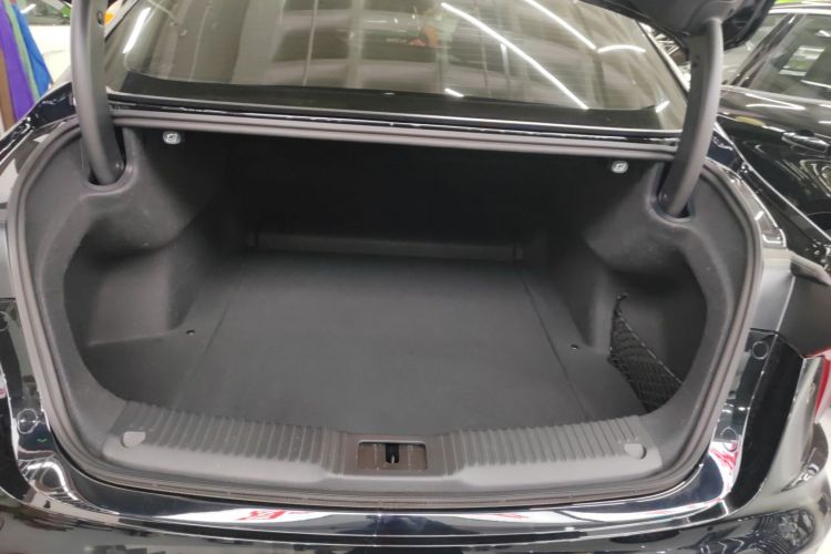 红旗H5 2024款 2.0T 自动智联旗畅版机舱底盘23