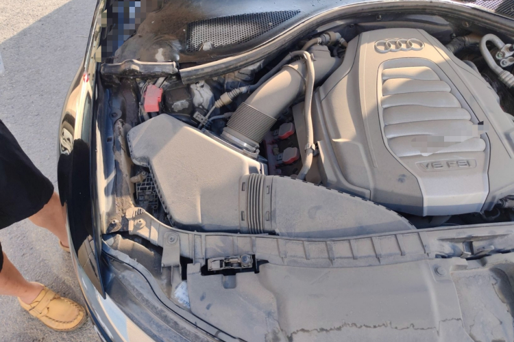 奥迪A6L 2014款 30 FSI 技术型局部细节9006