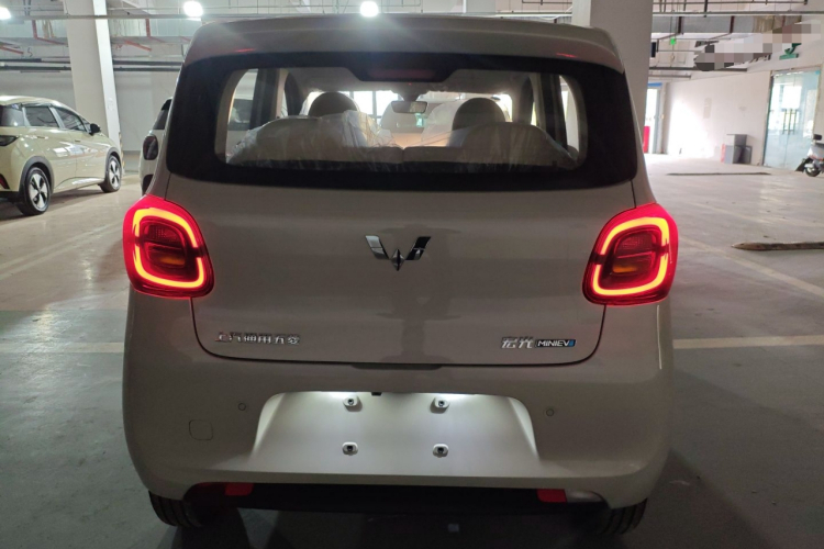五菱汽车 宏光MINIEV 2025款 四门版 进阶款车身外观6