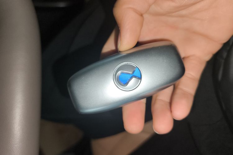 腾势D9 2022款 DM-i 970 四驱旗舰型中控内饰11