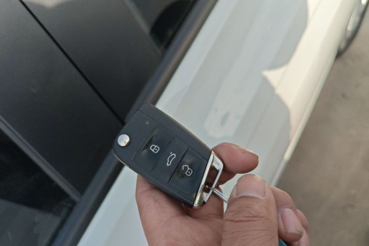 大众 宝来 2023款 200TSI DSG畅行版中控内饰11