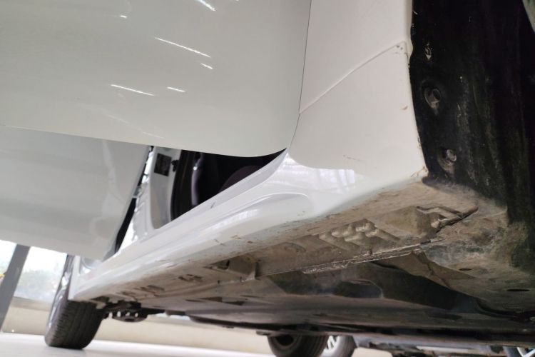 丰田 雷凌 2023款 TNGA 1.5L CVT进取版局部细节9001