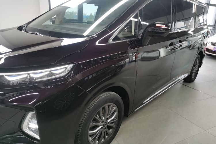 奔腾M9 2023款 2.0T 尊享型车身外观4