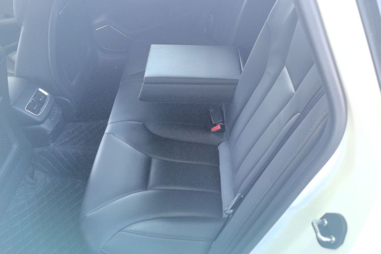 红旗H5 2020款 1.5T DCT旗韵版中控内饰21