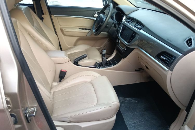 吉利汽车 帝豪 2017款 三厢百万款 1.5L 手动豪华型局部细节41