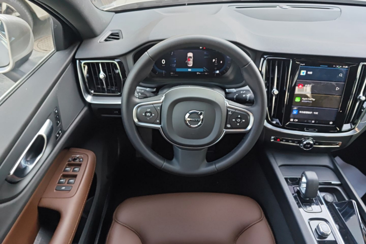 沃尔沃S60 2025款 B4 智逸豪华版中控内饰13