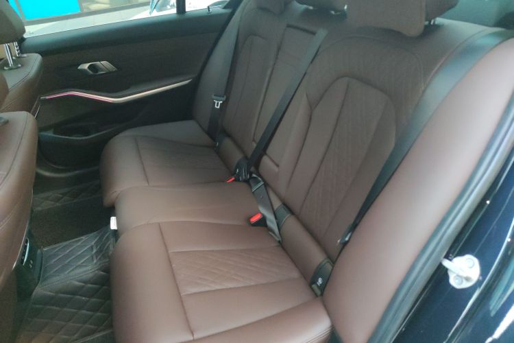 宝马3系 2024款 325Li M运动套装中控内饰7004