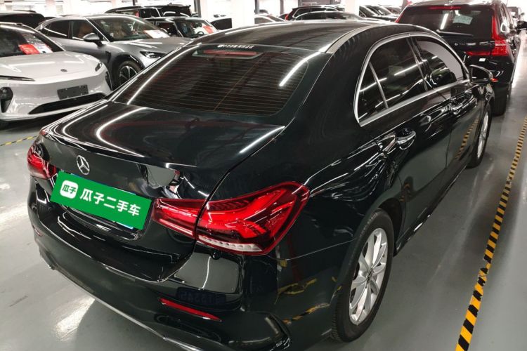 奔驰A级 2019款 改款 A 200 L 运动轿车车身外观7