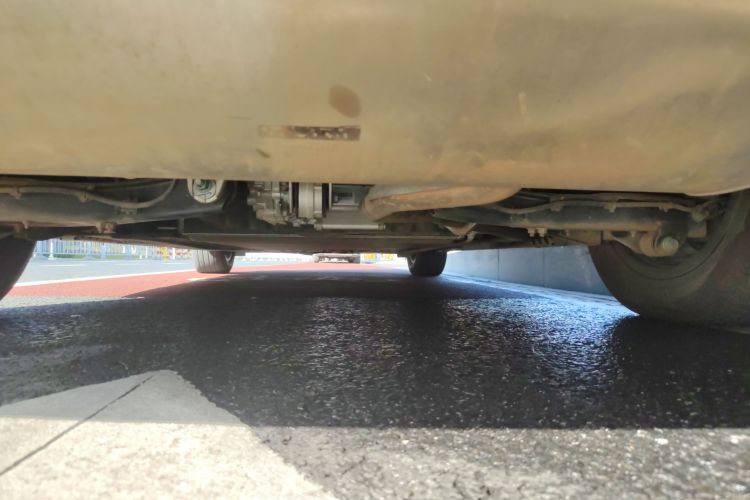 腾势D9 2024款 DM-i 980 四驱尊贵型局部细节9009