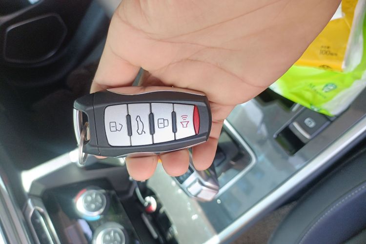 哈弗H6 2021款 运动版 1.5T 自动精英智联型 六边形格栅中控内饰7001