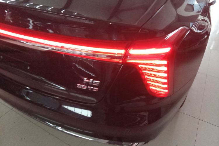 红旗H5 2025款 1.5T DCT旗韵版车身外观9