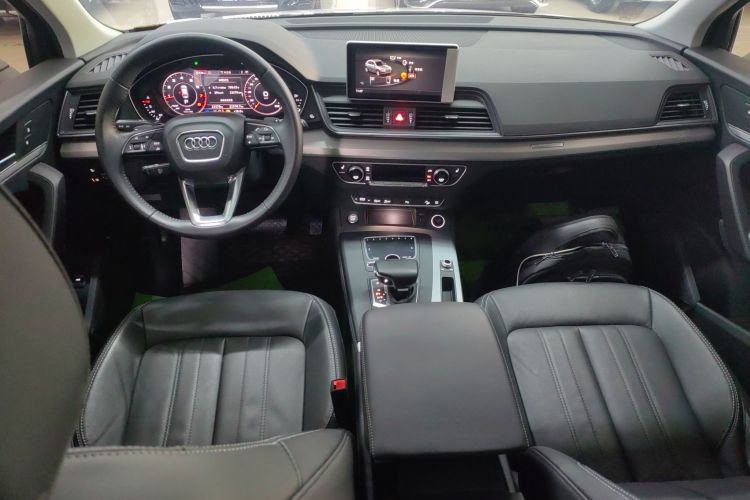 奥迪Q5L 2020款 改款 40 TFSI 荣享时尚型中控内饰12