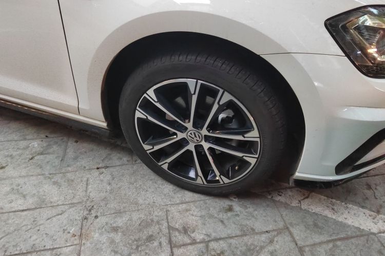 大众 高尔夫 2018款 280TSI 自动R-Line型车身外观10