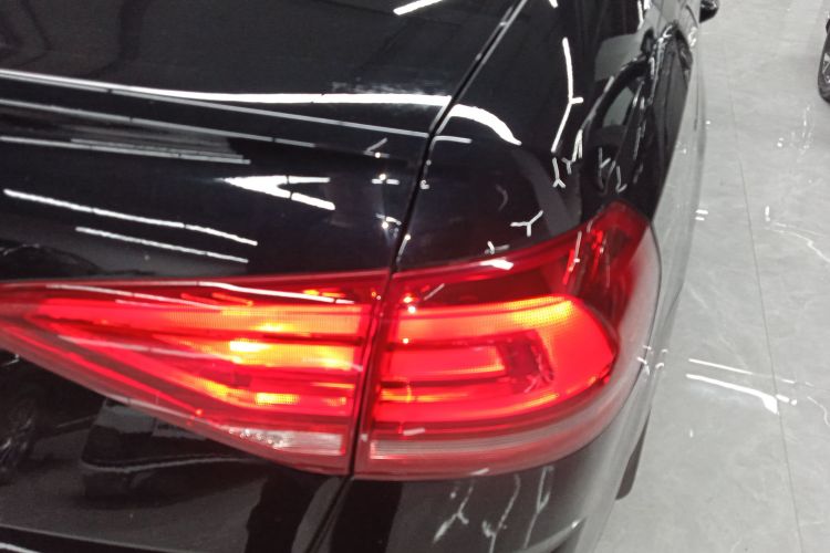 大众 朗逸 2017款 1.6L 自动舒适版车身外观9