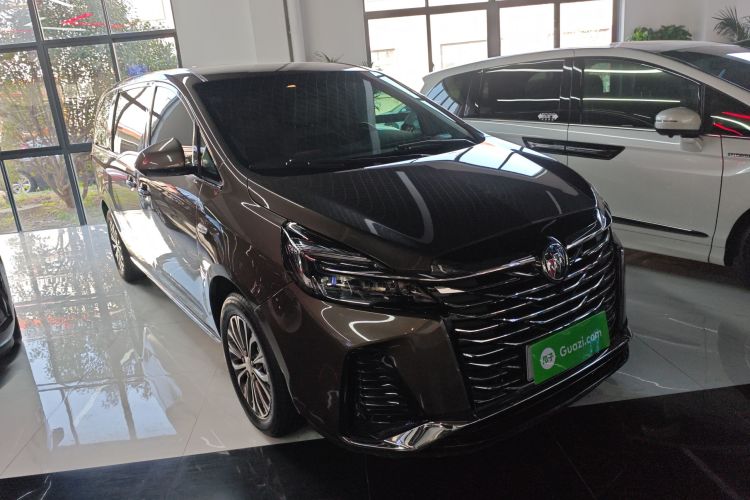 别克GL8 2023款 改款 陆上公务舱 豪华型车身外观3