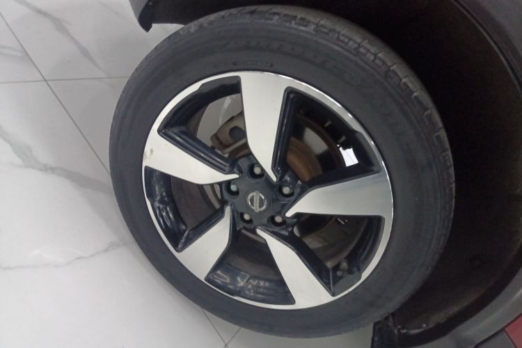 日产 逍客 2017款 2.0L CVT智享版 国V车身外观6008