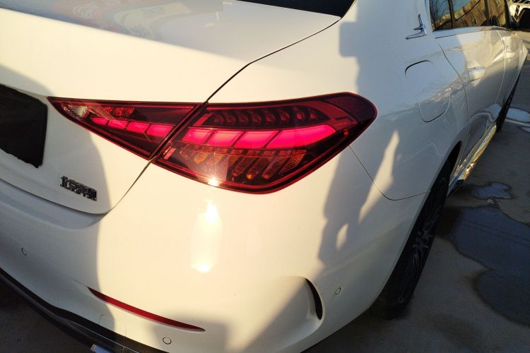 奔驰C级 2022款 C 260 L 运动版车身外观9