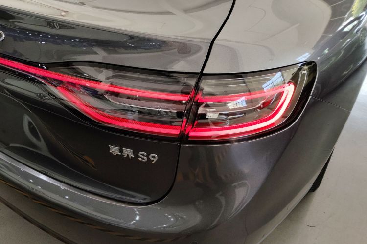 鸿蒙智行 享界S9 2024款 纯电 Ultra 四驱旗舰版车身外观9