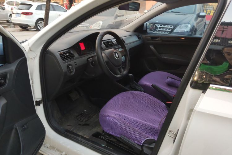 大众 桑塔纳 2021款 1.5L 自动风尚版中控内饰20