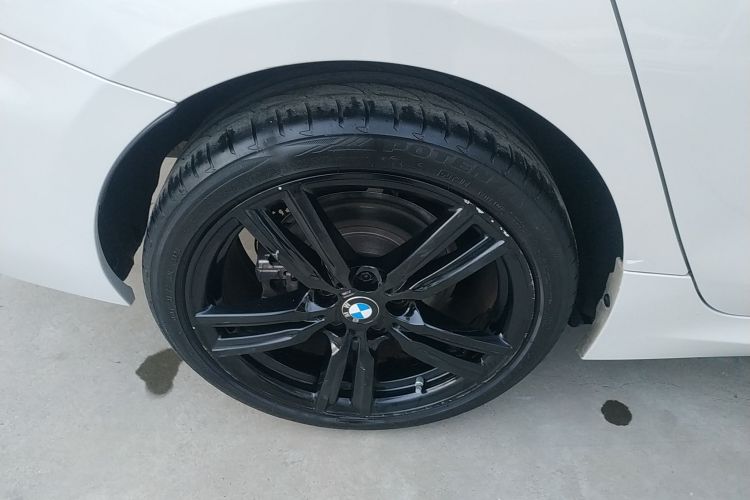 宝马1系 2021款 改款 125i M运动曜夜版车身外观6008