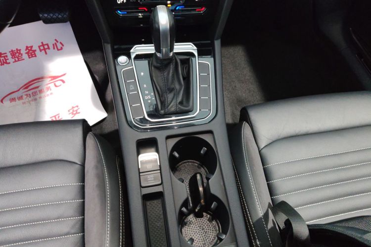 大众 迈腾 2020款 330TSI DSG 领先型中控内饰18