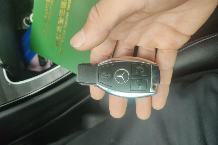 奔驰C级 2017款 改款 C 200 L 运动版中控内饰11