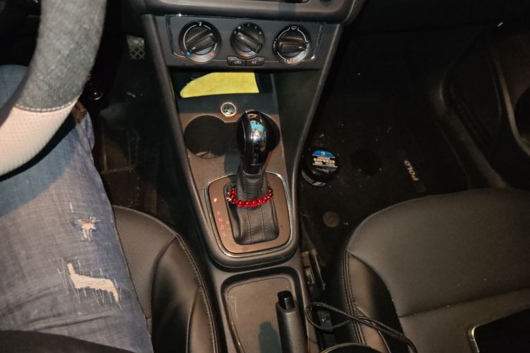 大众 Polo 2014款 1.6L 自动舒适版中控内饰18