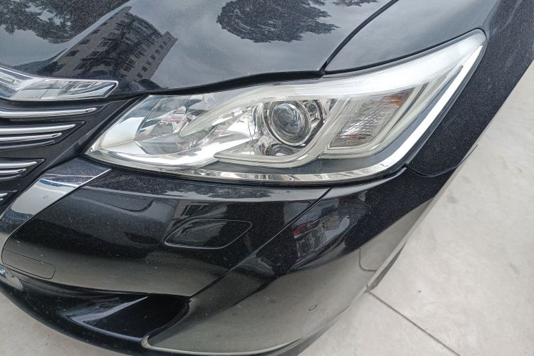 丰田 皇冠 2015款 2.5L 智享版车身外观36