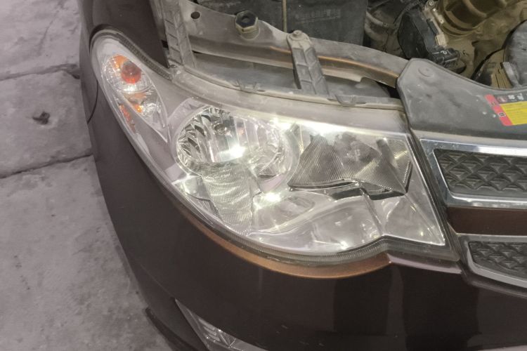 五菱汽车 五菱宏光 2014款 1.5L S标准型车身外观6006