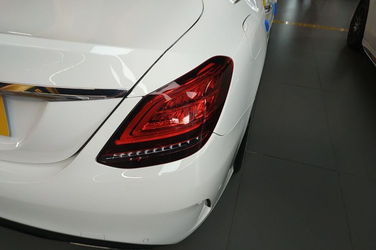 奔驰C级 2021款 C 260 L 运动星耀臻藏版车身外观9