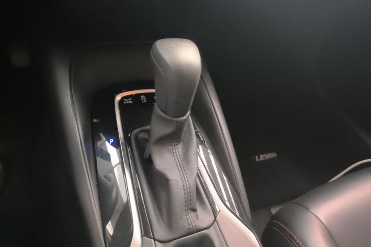 丰田 雷凌 2021款 双擎 1.8H E-CVT豪华版局部细节18