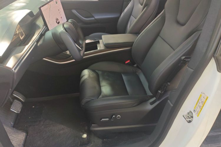 特斯拉 Model X 2023款 双电机全轮驱动版中控内饰19