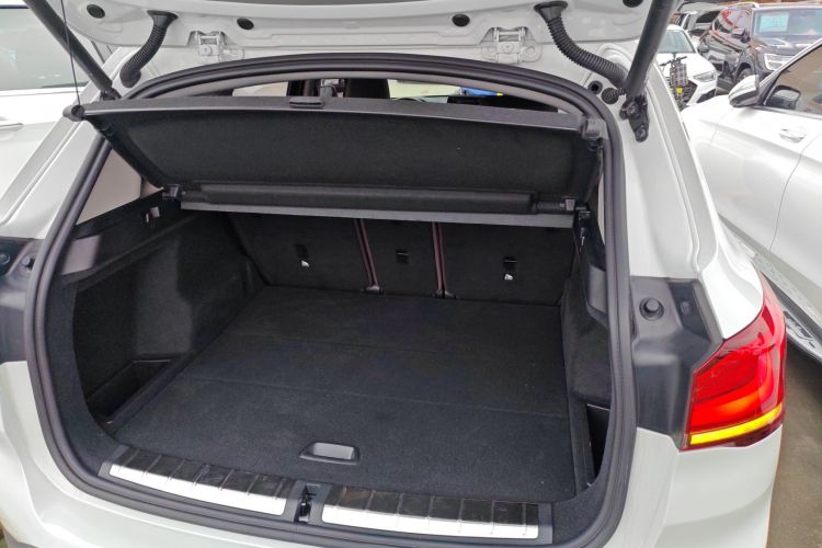 宝马X1 2021款 改款 sDrive25Li 领先型机舱底盘23