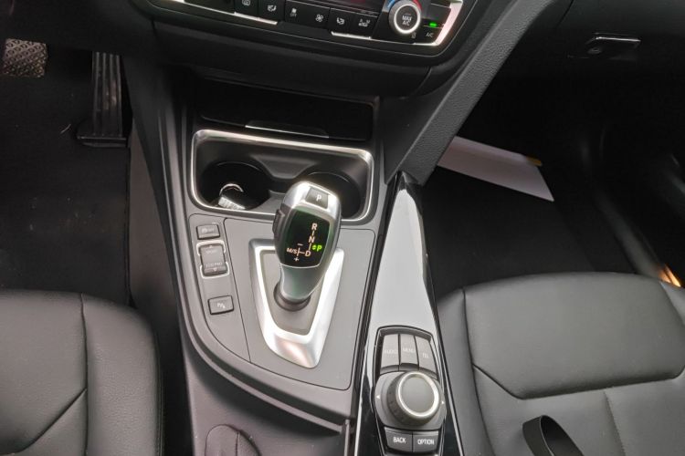 宝马3系 2015款 320Li 超悦版时尚型局部细节18