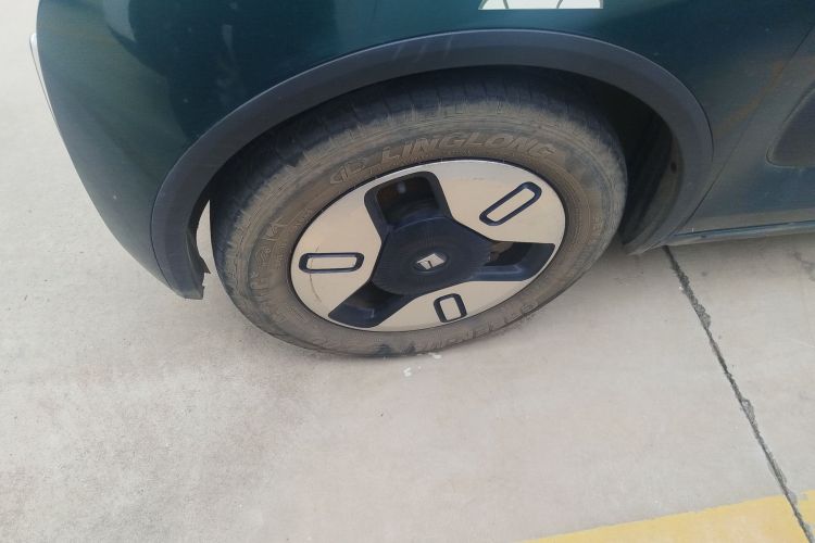 宝骏KiWi EV 2022款 设计师轻享版 三元锂车身外观6007