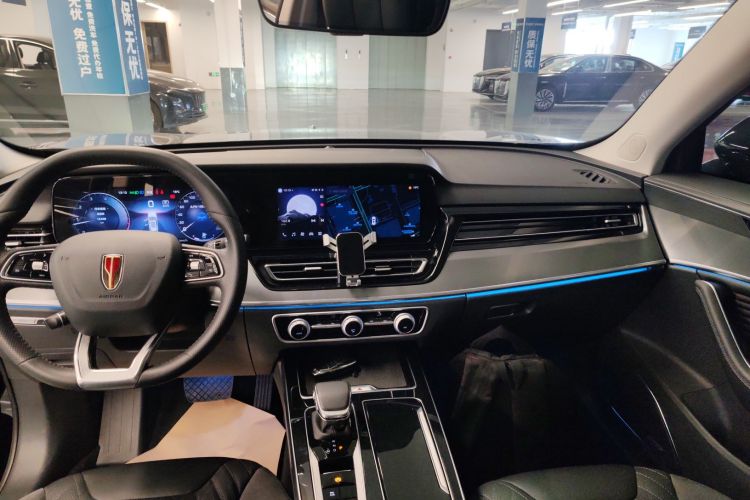 红旗HS5 2023款 2.0T 旗享Pro版中控内饰16