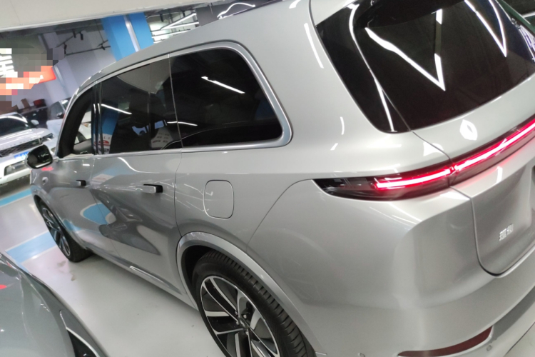 理想汽车 理想L9 2024款 Ultra车身外观4