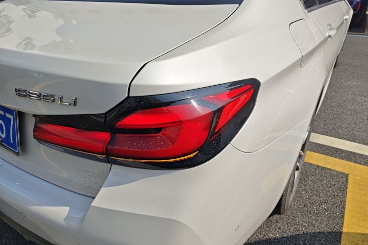 宝马5系 2022款 改款 525Li M运动套装车身外观9