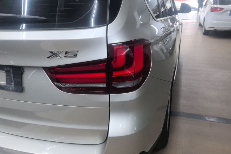 宝马X5(进口) 2014款 xDrive35i 豪华型车身外观9