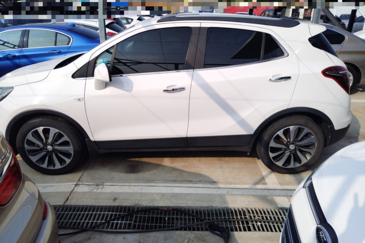 别克 昂科拉 2017款 18T 自动两驱都市精英型车身外观4