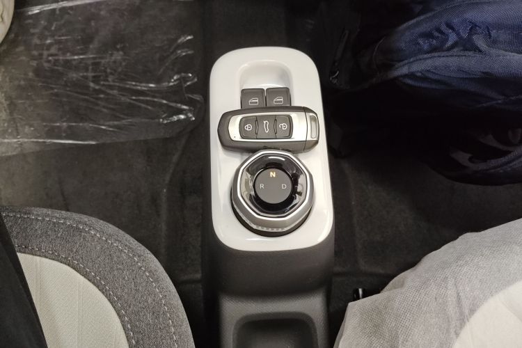 吉利银河 熊猫 2025款 210km 元气熊中控内饰18