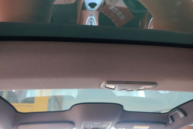 欧拉闪电猫 2022款 555km 尊贵版中控内饰22