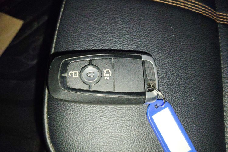 福特 福克斯 2022款 三厢 EcoBoost 180 自动竞速版中控内饰11