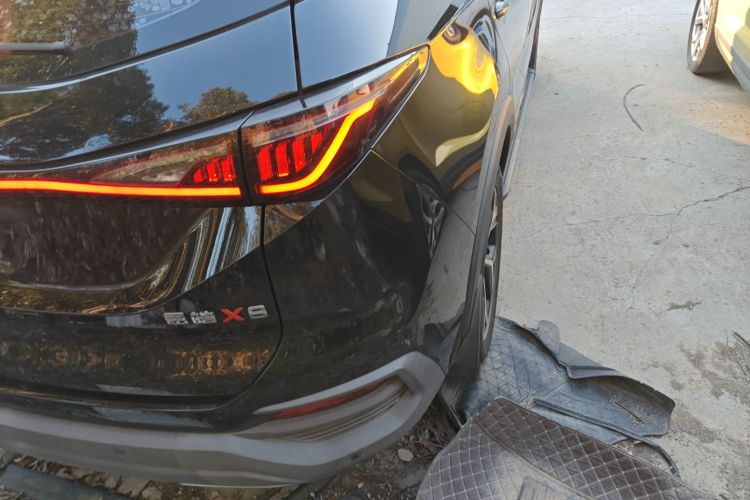 思皓X8 2021款 300T DCT豪华智联版 7座车身外观9