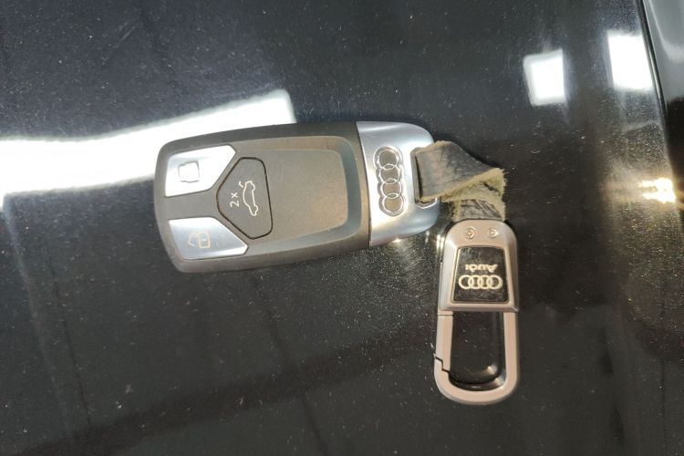 奥迪Q5L 2024款 40 TFSI 豪华动感型中控内饰7001