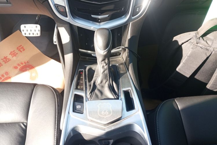 凯迪拉克SRX 2015款 3.0L 舒适型中控内饰18
