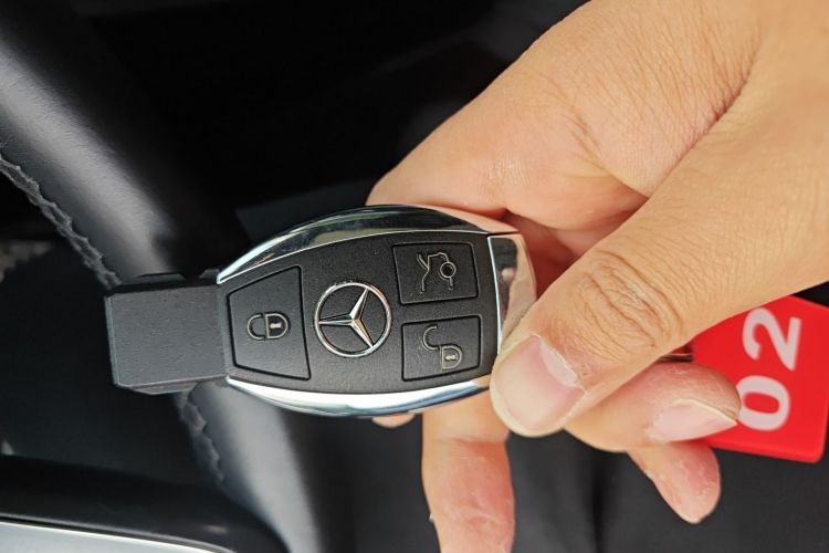 奔驰C级 2015款 C 200 L 运动型中控内饰11