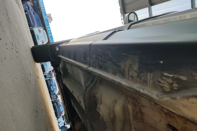 Jeep 指南者(进口) 2014款 改款 2.4L 四驱舒适版机舱底盘30