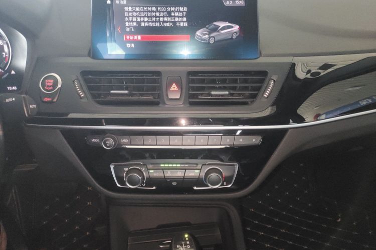 宝马1系 2019款 118i 时尚型中控内饰16